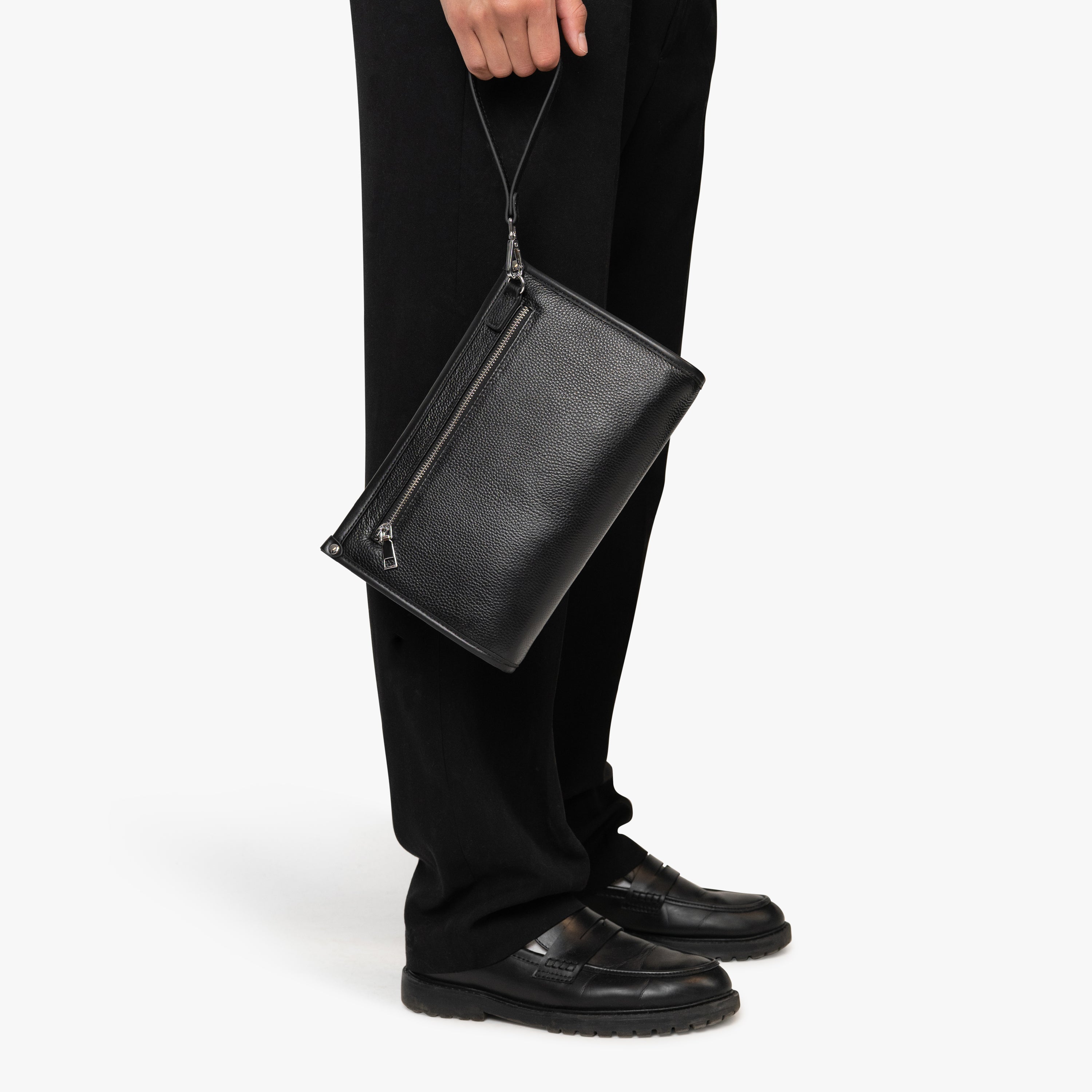 Milano Eleganza SecureTouch - A Sleek Leather Bag with a Fingerprint Lock