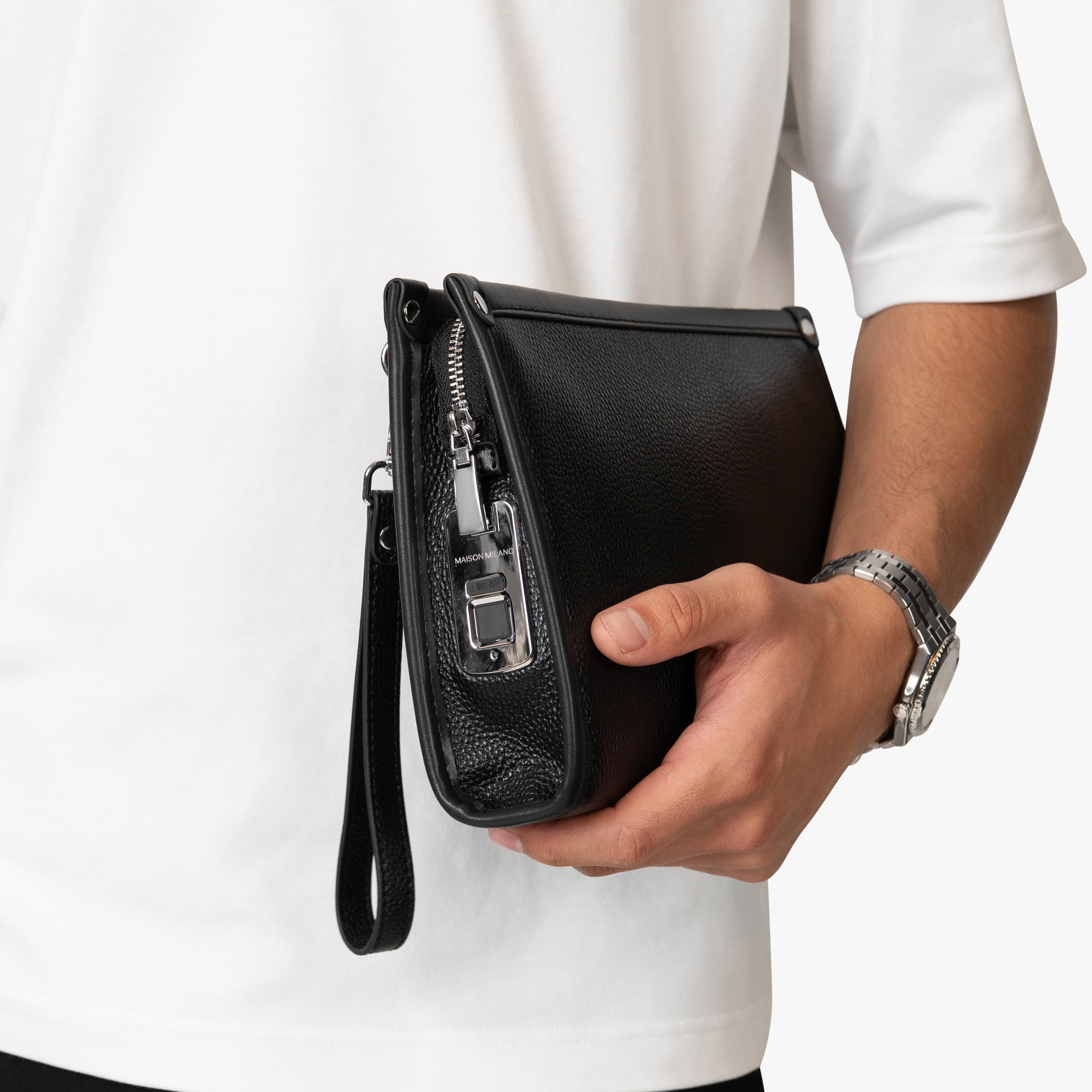 Milano Eleganza SecureTouch - A Sleek Leather Bag with a Fingerprint Lock