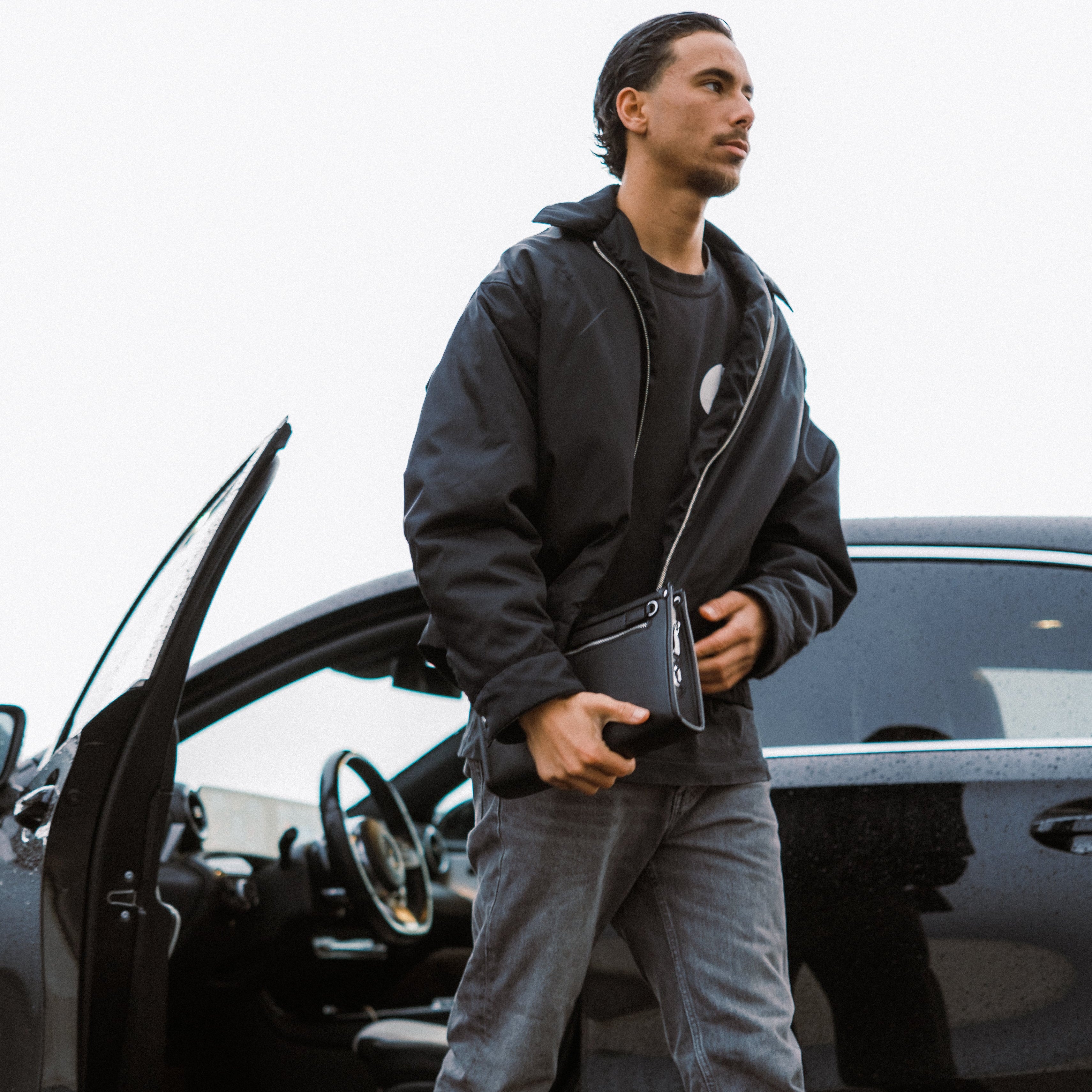 Milano Eleganza SecureTouch - A Sleek Leather Bag with a Fingerprint Lock