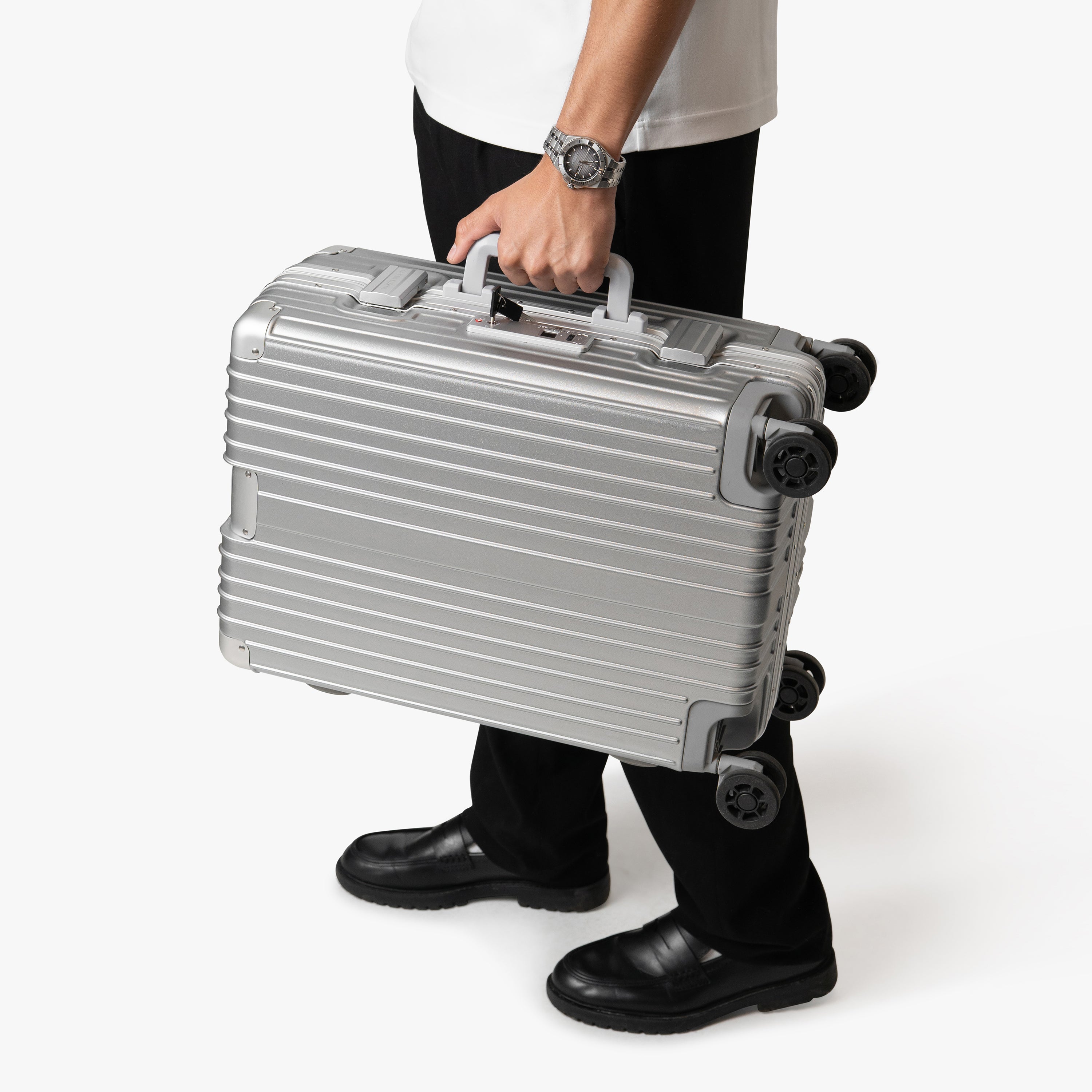 SecureTouch Suitcase (Sterling)